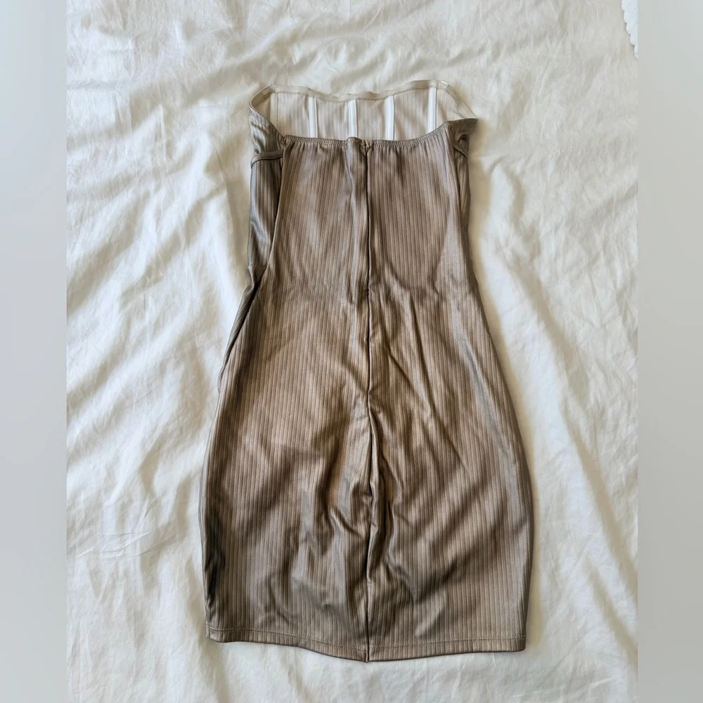 Strapless Gold Bodycon Dress - Picture 4 of 4